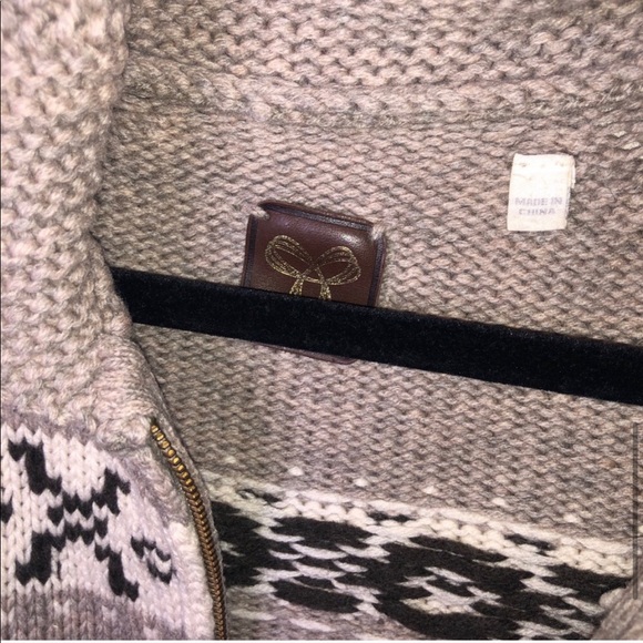 Aritzia Wool Sweater - Picture 7 of 9